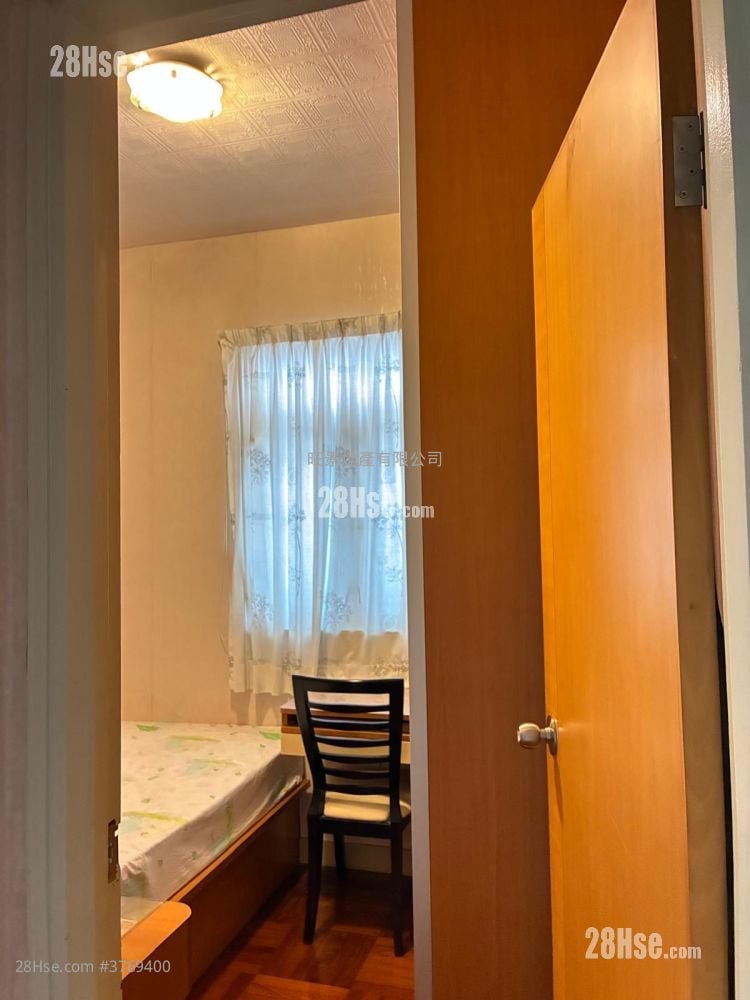 Eastway Towers Sell 2 Bedrooms , 2 Bathrooms 471 ft²