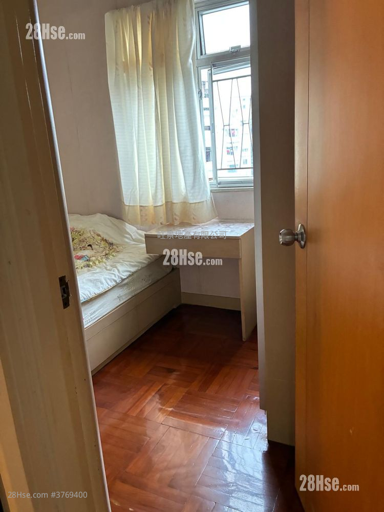 Eastway Towers Sell 2 Bedrooms , 2 Bathrooms 471 ft²