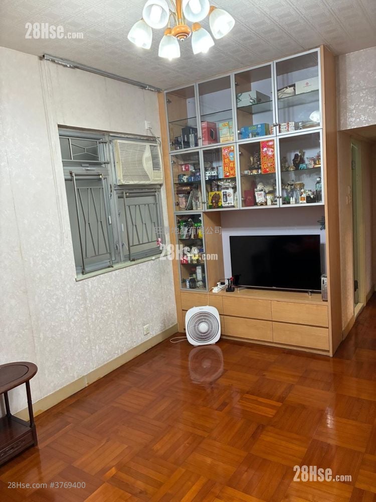 Eastway Towers Sell 2 Bedrooms , 2 Bathrooms 471 ft²