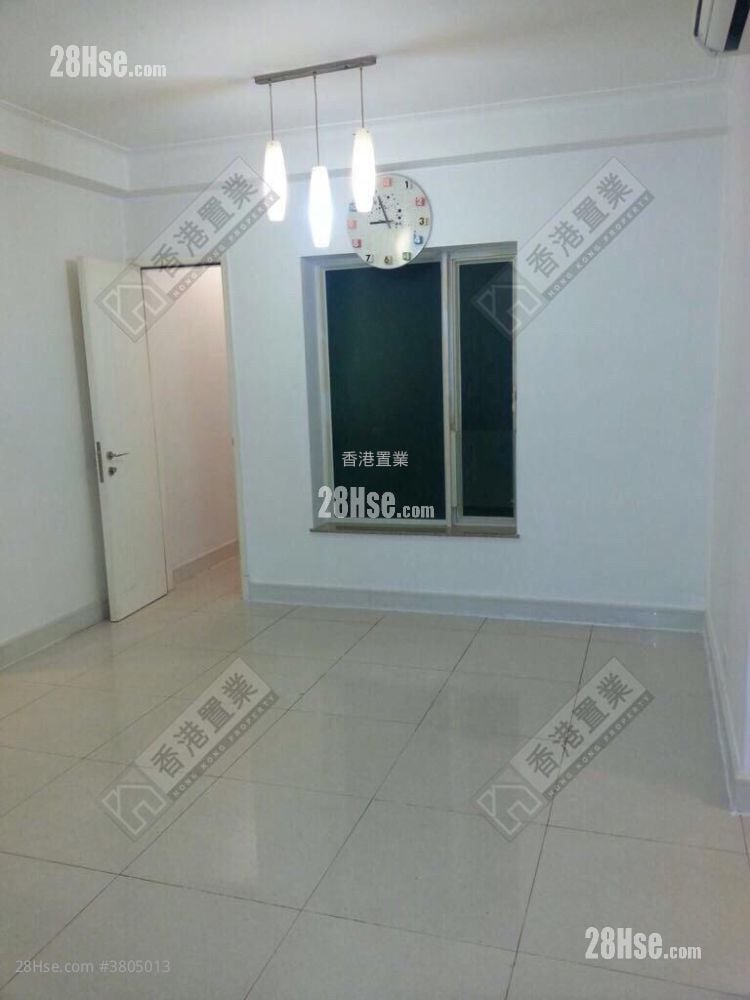 领都 租盘 3 房 , 2 浴室 731 平方尺