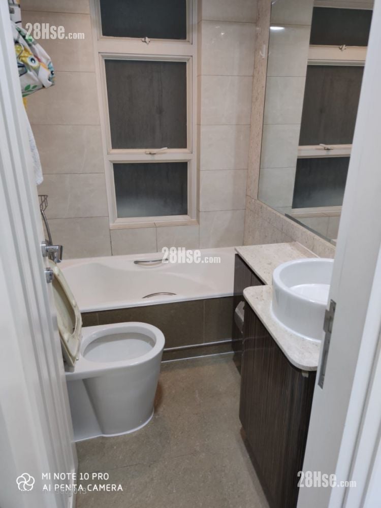 领都 租盘 3 房 , 2 浴室 731 平方尺