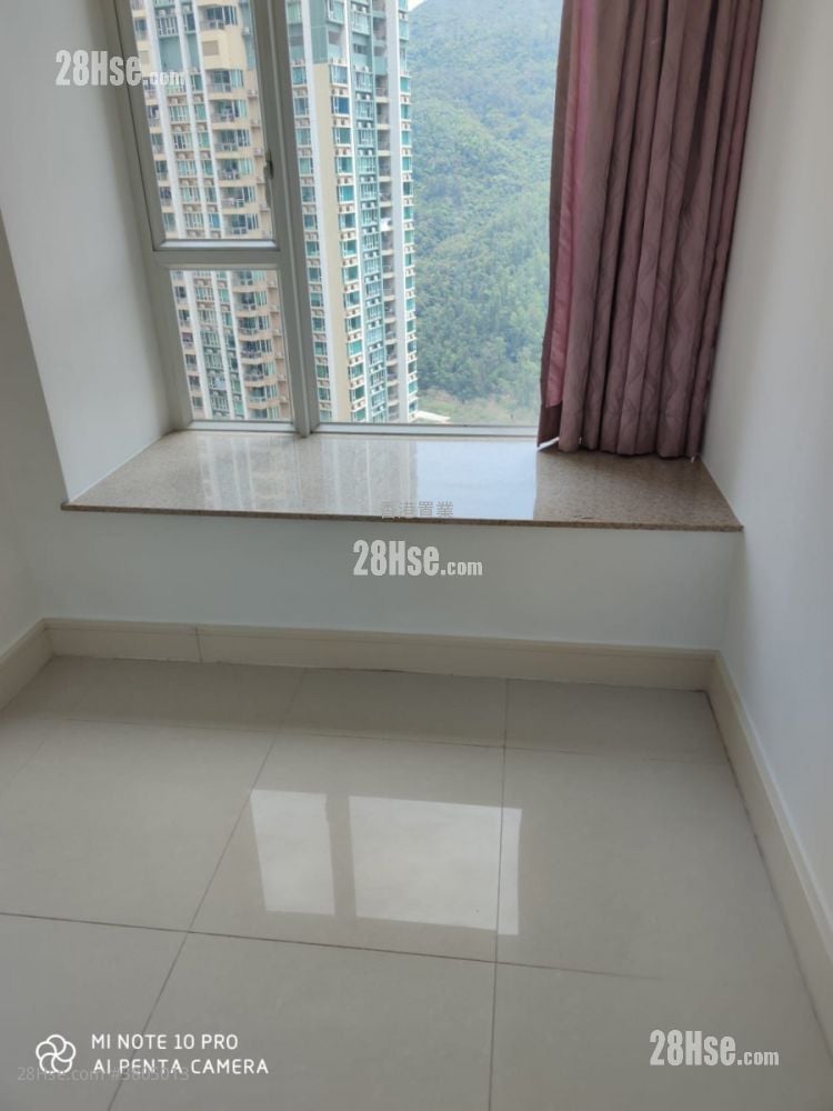 领都 租盘 3 房 , 2 浴室 731 平方尺