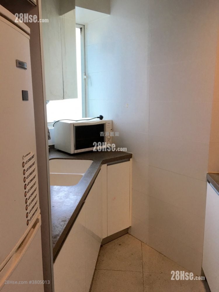 领都 租盘 3 房 , 2 浴室 731 平方尺