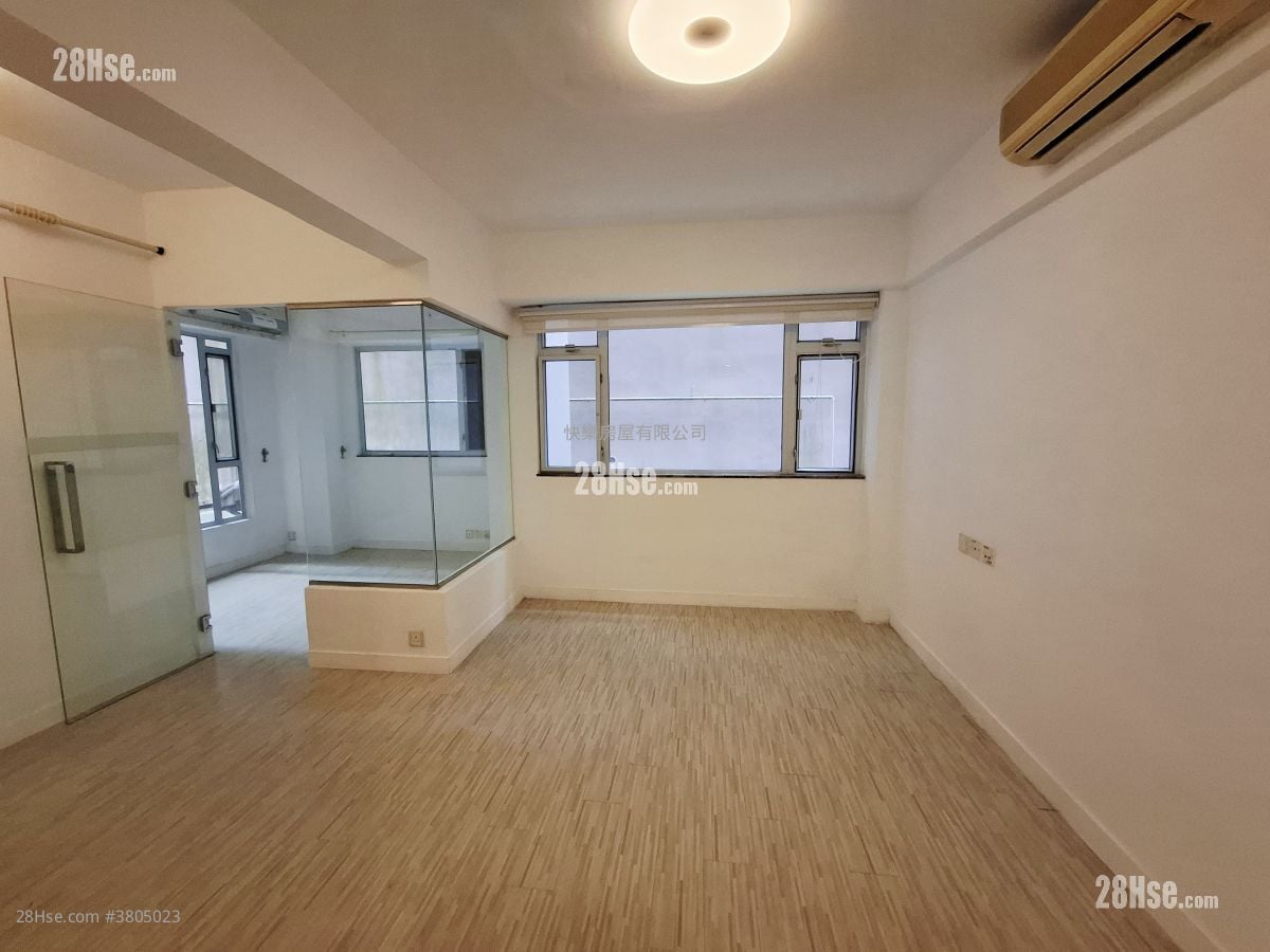 King's Court Sell 1 Bedroom , 1 Bathroom 339 ft²