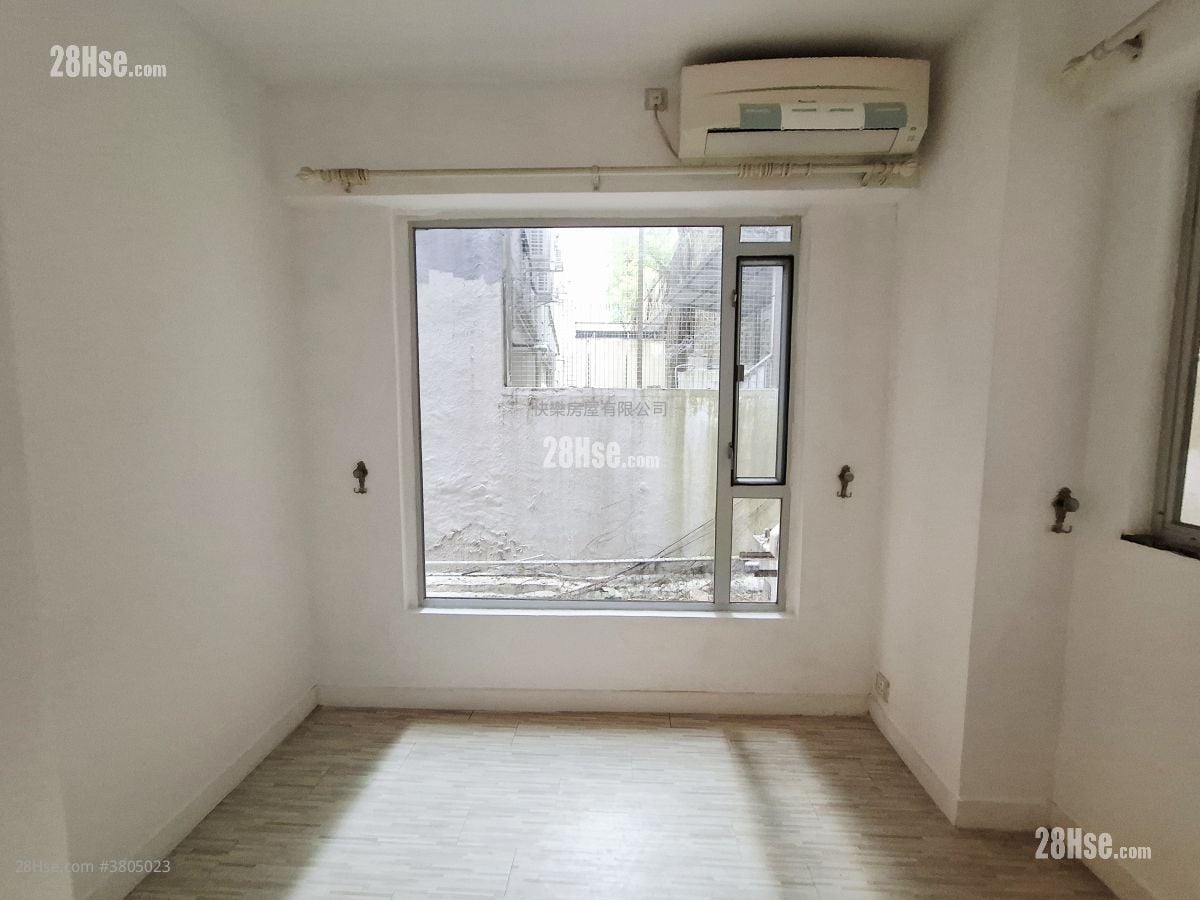 King's Court Sell 1 Bedroom , 1 Bathroom 339 ft²