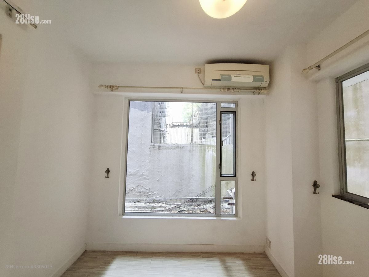 King's Court Sell 1 Bedroom , 1 Bathroom 339 ft²