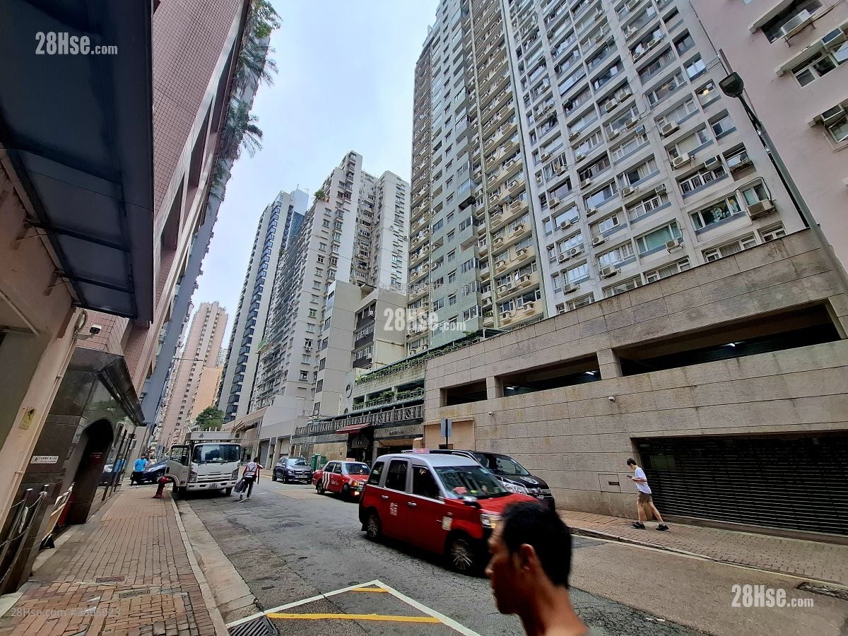 King's Court Sell 1 Bedroom , 1 Bathroom 339 ft²