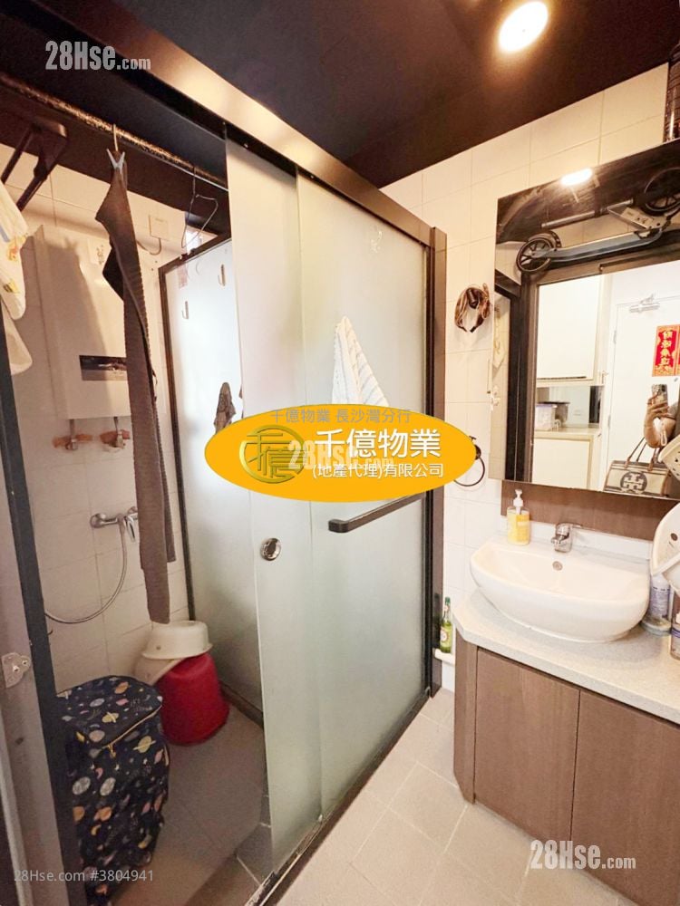 Lai Tsui Court Sell 3 Bedrooms , 1 Bathroom 388 ft²