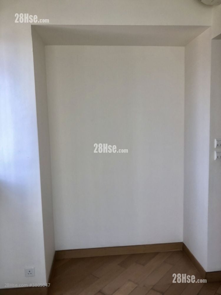 The Wings Sell 3 Bedrooms , 2 Bathrooms 826 ft²