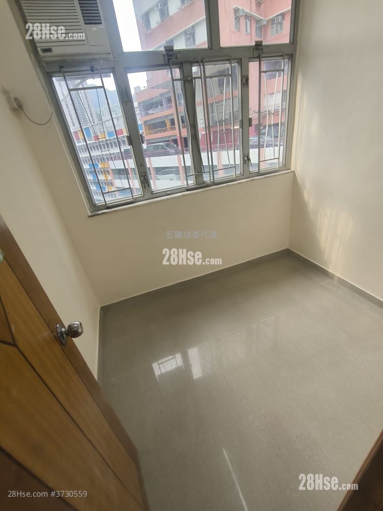 行樓梯中層 Rental 1 Bedroom , 1 Bathroom 160 ft²