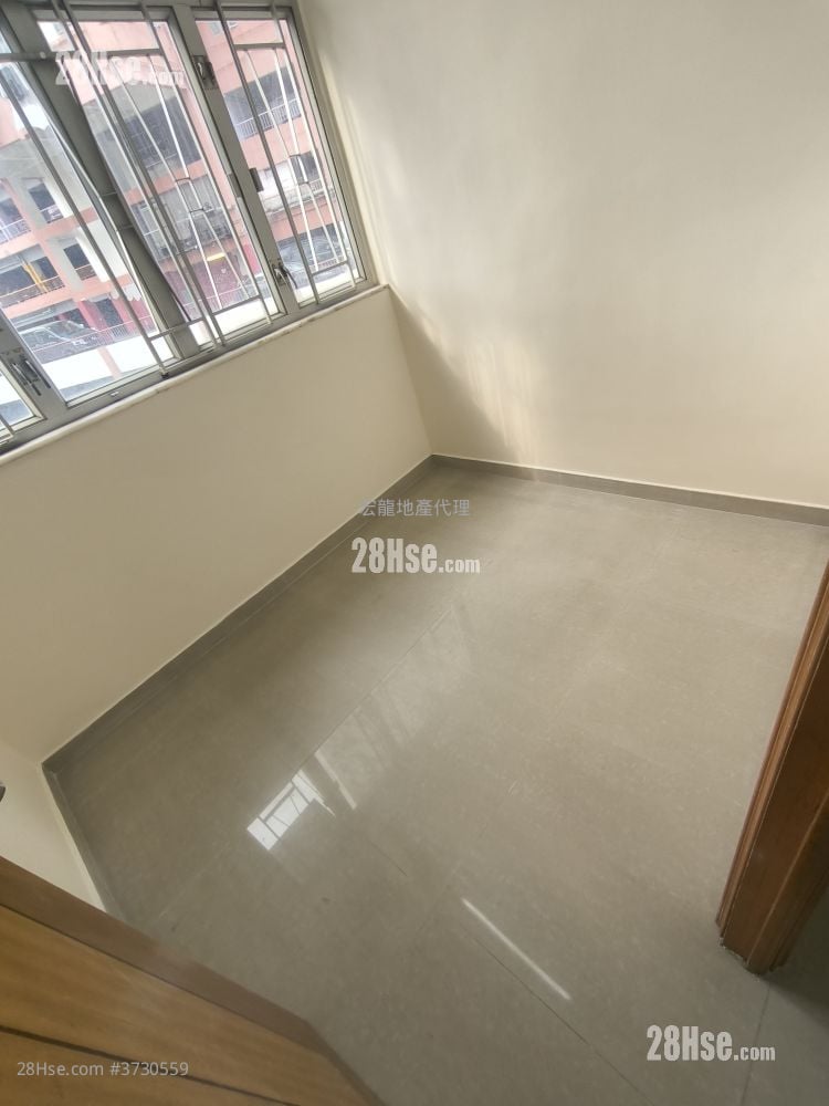 行樓梯中層 Rental 1 Bedroom , 1 Bathroom 160 ft²
