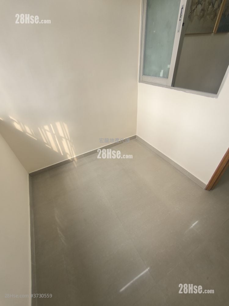 行樓梯中層 Rental 1 Bedroom , 1 Bathroom 160 ft²