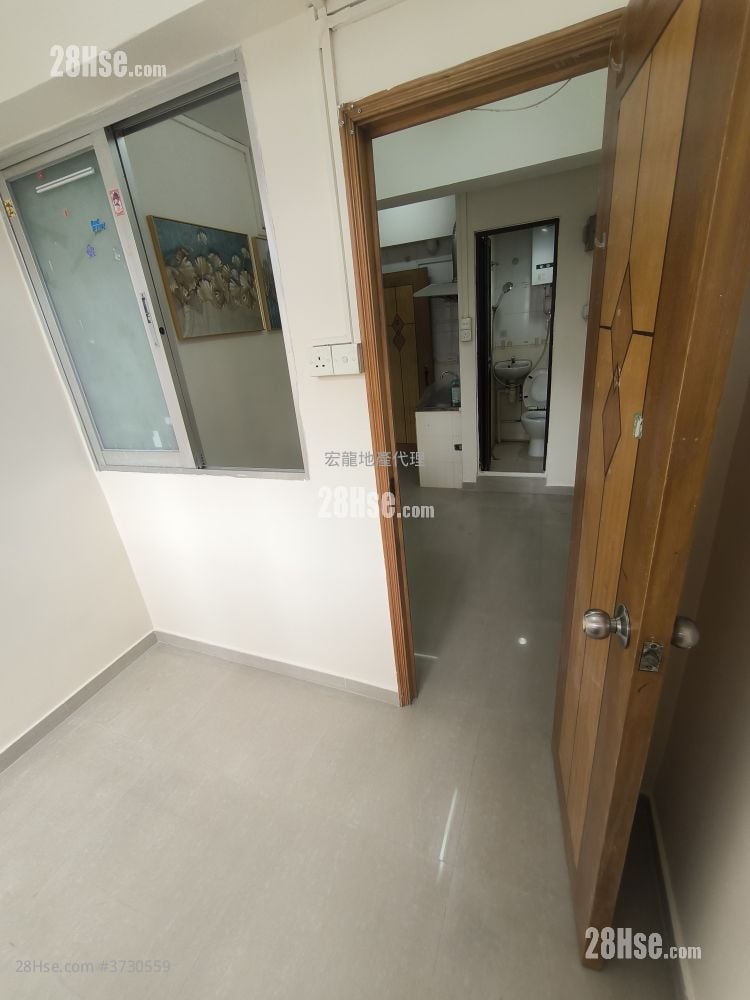 行樓梯中層 Rental 1 Bedroom , 1 Bathroom 160 ft²
