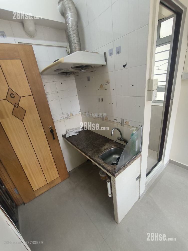 行樓梯中層 Rental 1 Bedroom , 1 Bathroom 160 ft²
