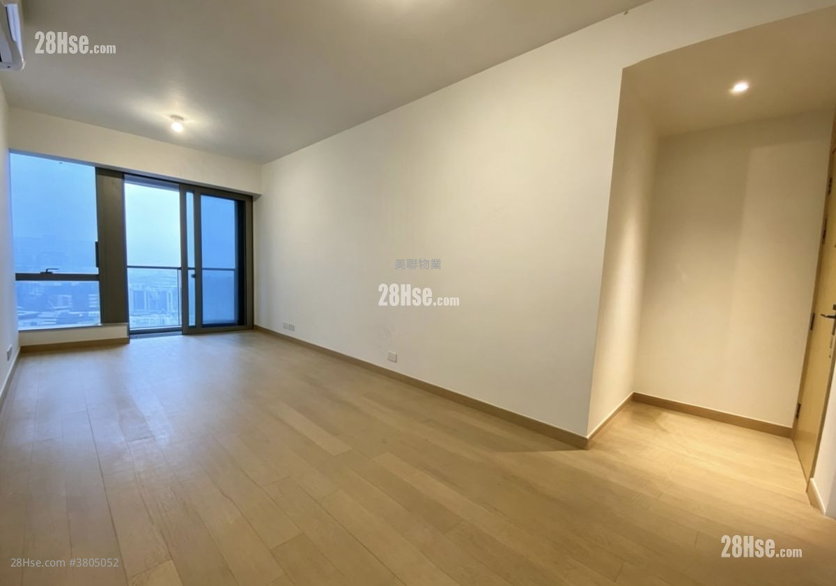 Marini Sell 3 Bedrooms 770 ft²