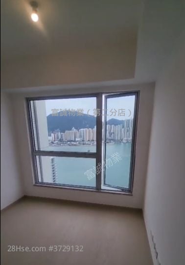 The Coast Line Sell Studio , 1 Bathroom 449 ft²