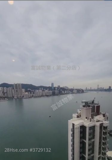 The Coast Line Sell Studio , 1 Bathroom 449 ft²