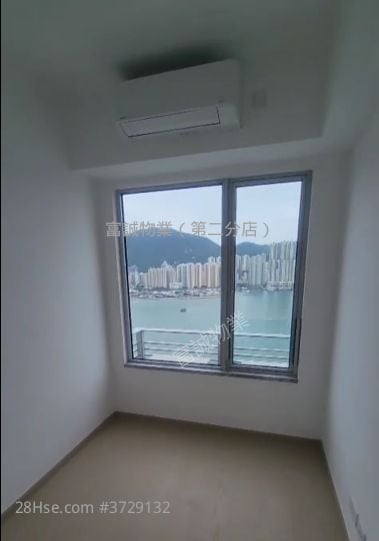 The Coast Line Sell Studio , 1 Bathroom 449 ft²
