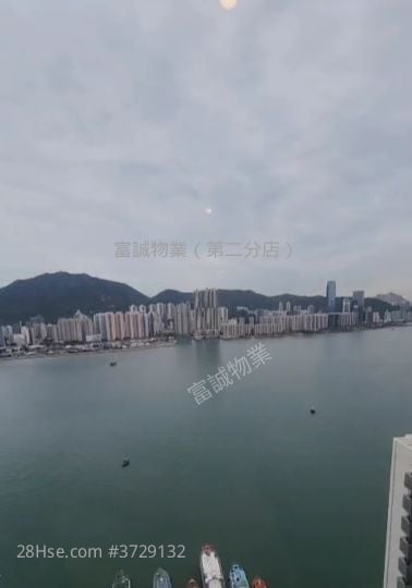 The Coast Line Sell Studio , 1 Bathroom 449 ft²