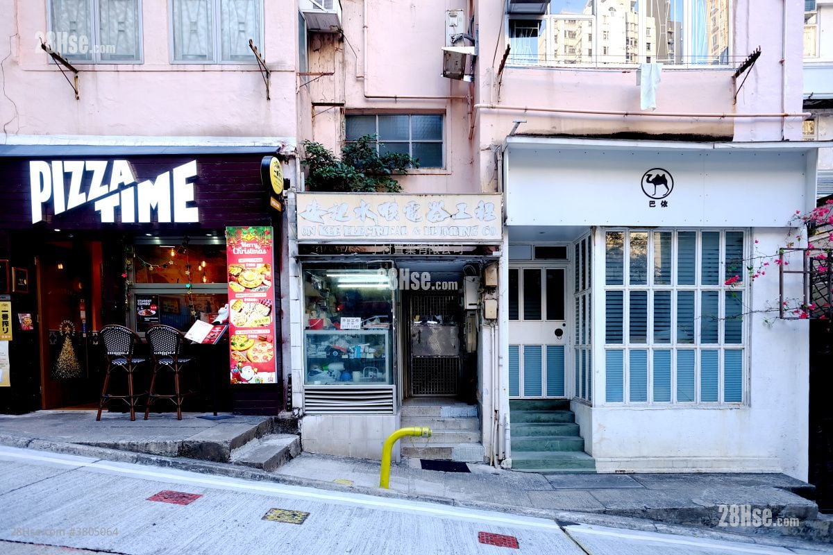 大厦外观: 水街45-47号 租盘 3 房 , 1 浴室 351 平方尺