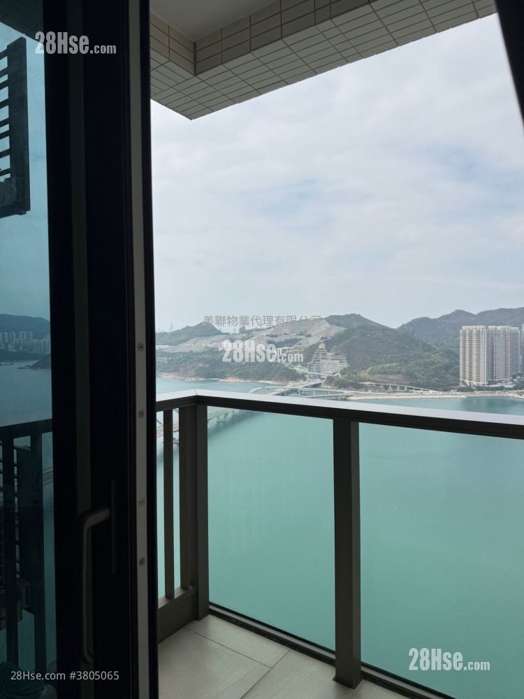 Sea To Sky Sell 3 Bedrooms , 2 Bathrooms 781 ft²