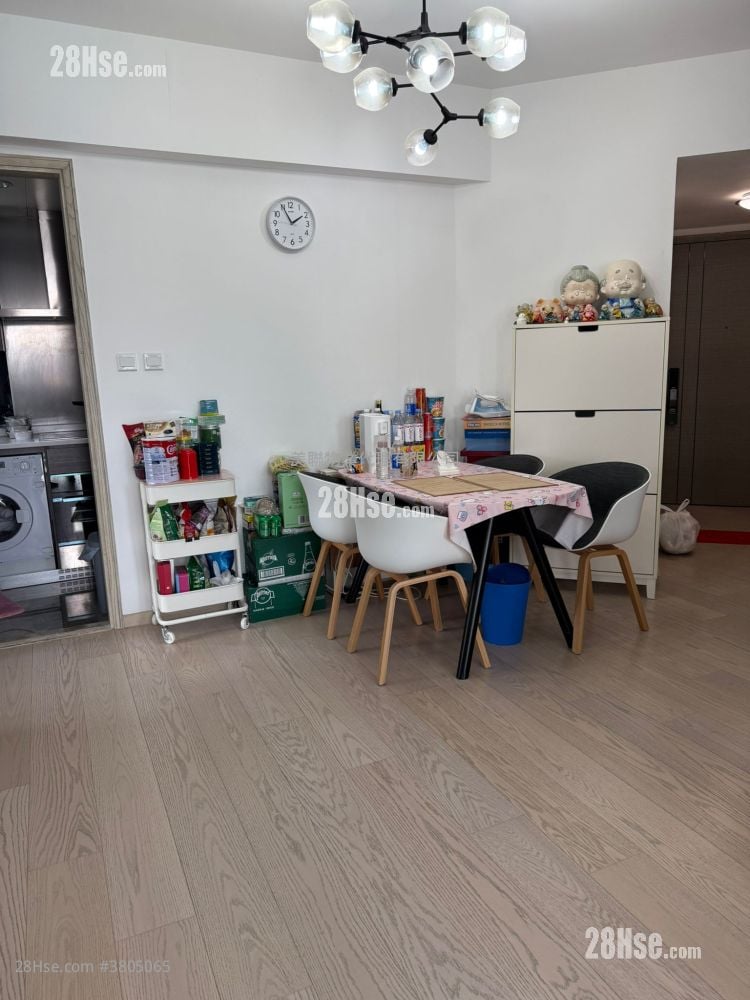 Sea To Sky Sell 3 Bedrooms , 2 Bathrooms 781 ft²