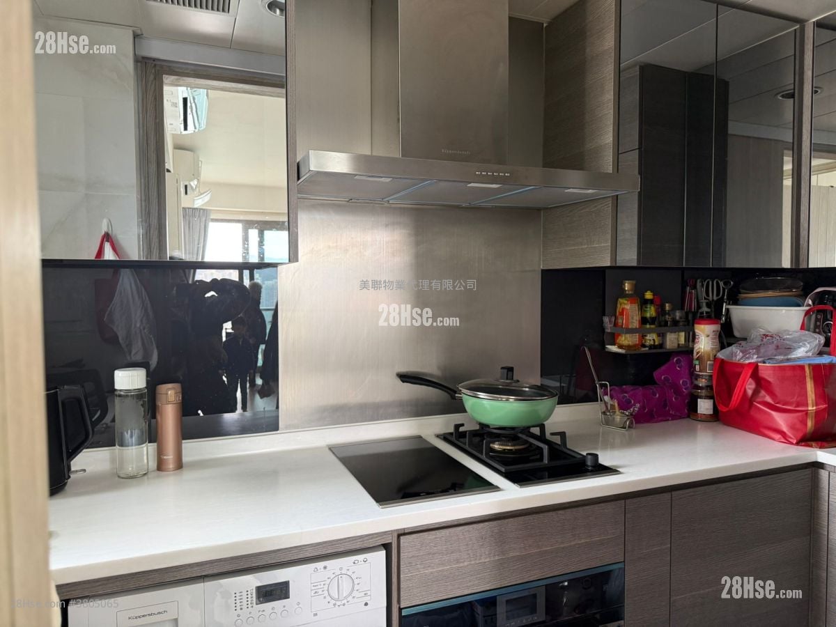 Sea To Sky Sell 3 Bedrooms , 2 Bathrooms 781 ft²