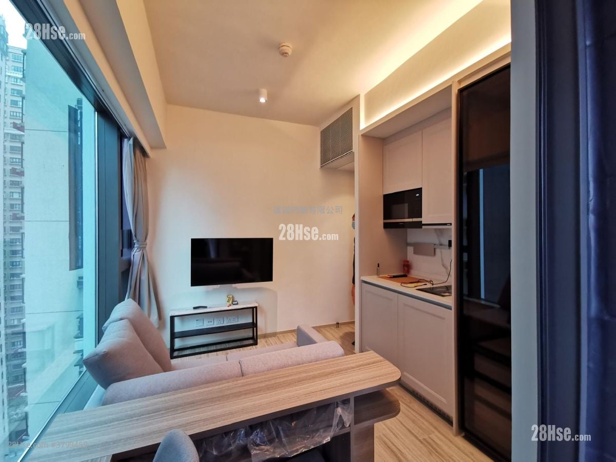 Central 8 Rental Studio , 1 Bathroom 203 ft²