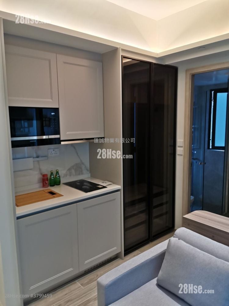 Central 8 Rental Studio , 1 Bathroom 203 ft²