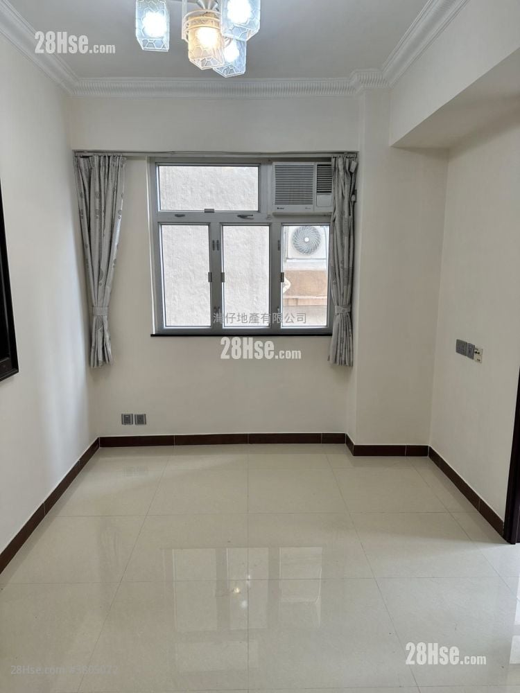 Lee Wing Building Sell 2 Bedrooms , 1 Bathroom 284 ft²