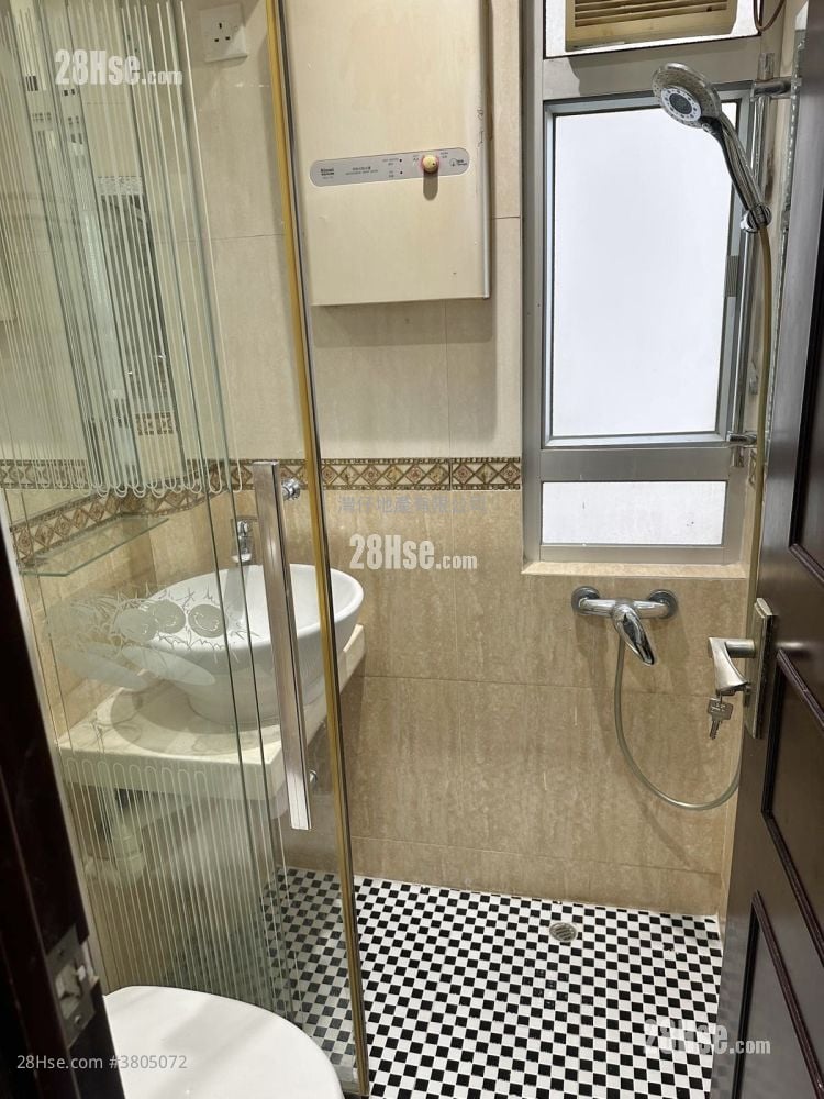 Lee Wing Building Sell 2 Bedrooms , 1 Bathroom 284 ft²