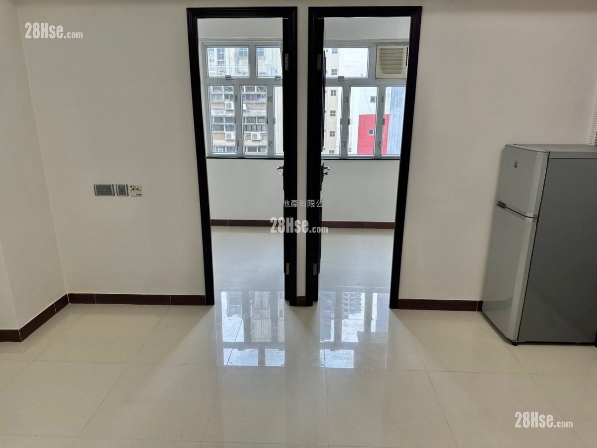 Lee Wing Building Sell 2 Bedrooms , 1 Bathroom 284 ft²