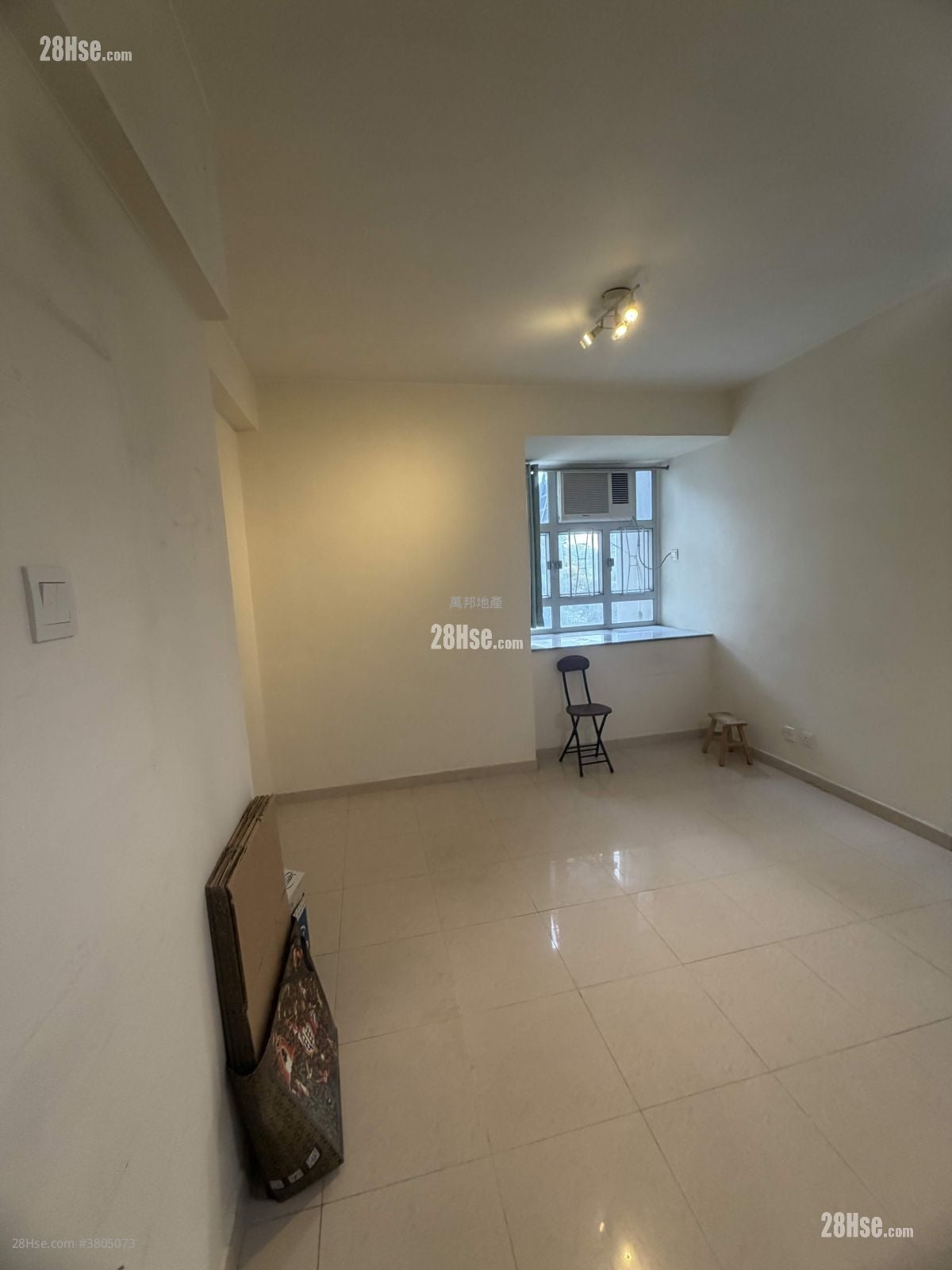 鴨脷洲中心 售盤 390 平方呎