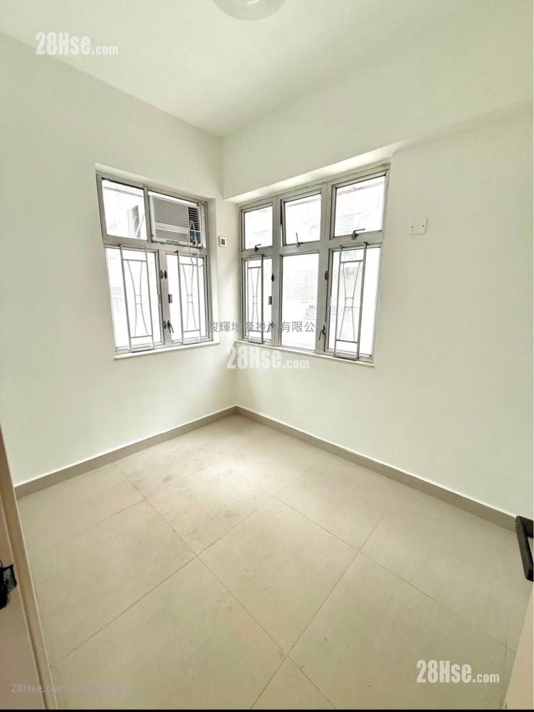 Hung Tat Building Rental 2 Bedrooms , 1 Bathroom 314 ft²
