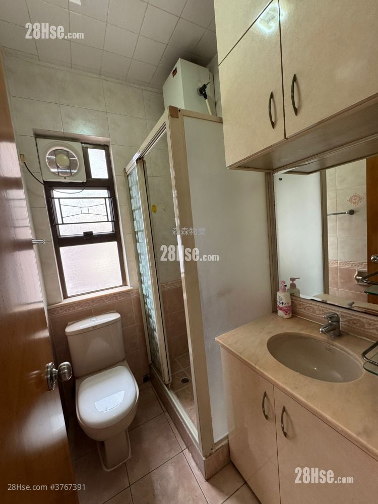 Sing Kong Building Sell 1 Bedroom , 1 Bathroom 307 ft²