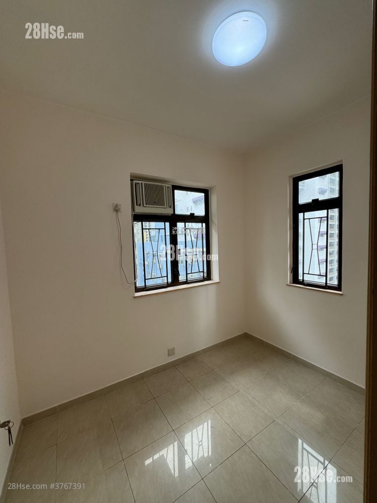 Sing Kong Building Sell 1 Bedroom , 1 Bathroom 307 ft²
