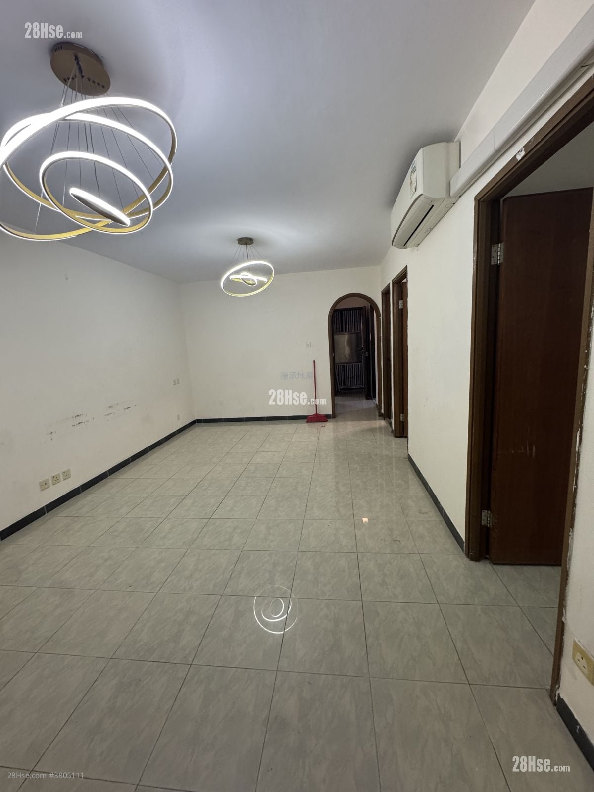 村屋 租盘 3 房 , 2 浴室