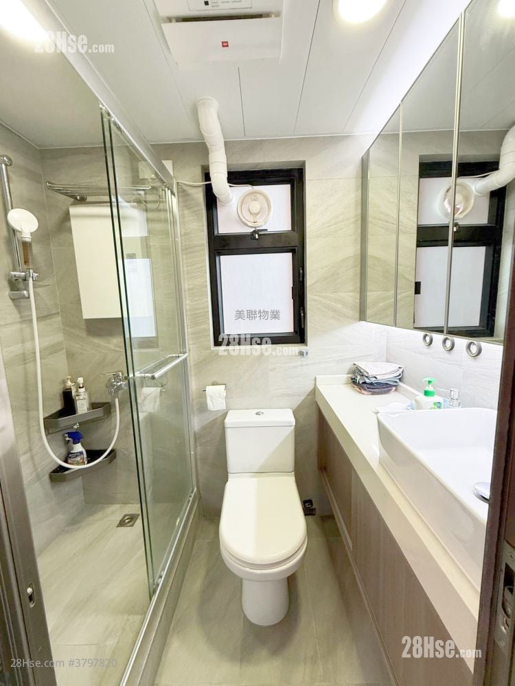 御皇庭 售盘 2 房 , 1 浴室 370 平方尺