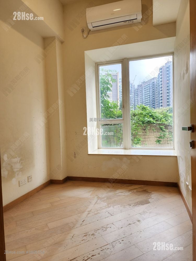 bedroom 2: Avignon Sell 3 Bedrooms 1,142 ft²