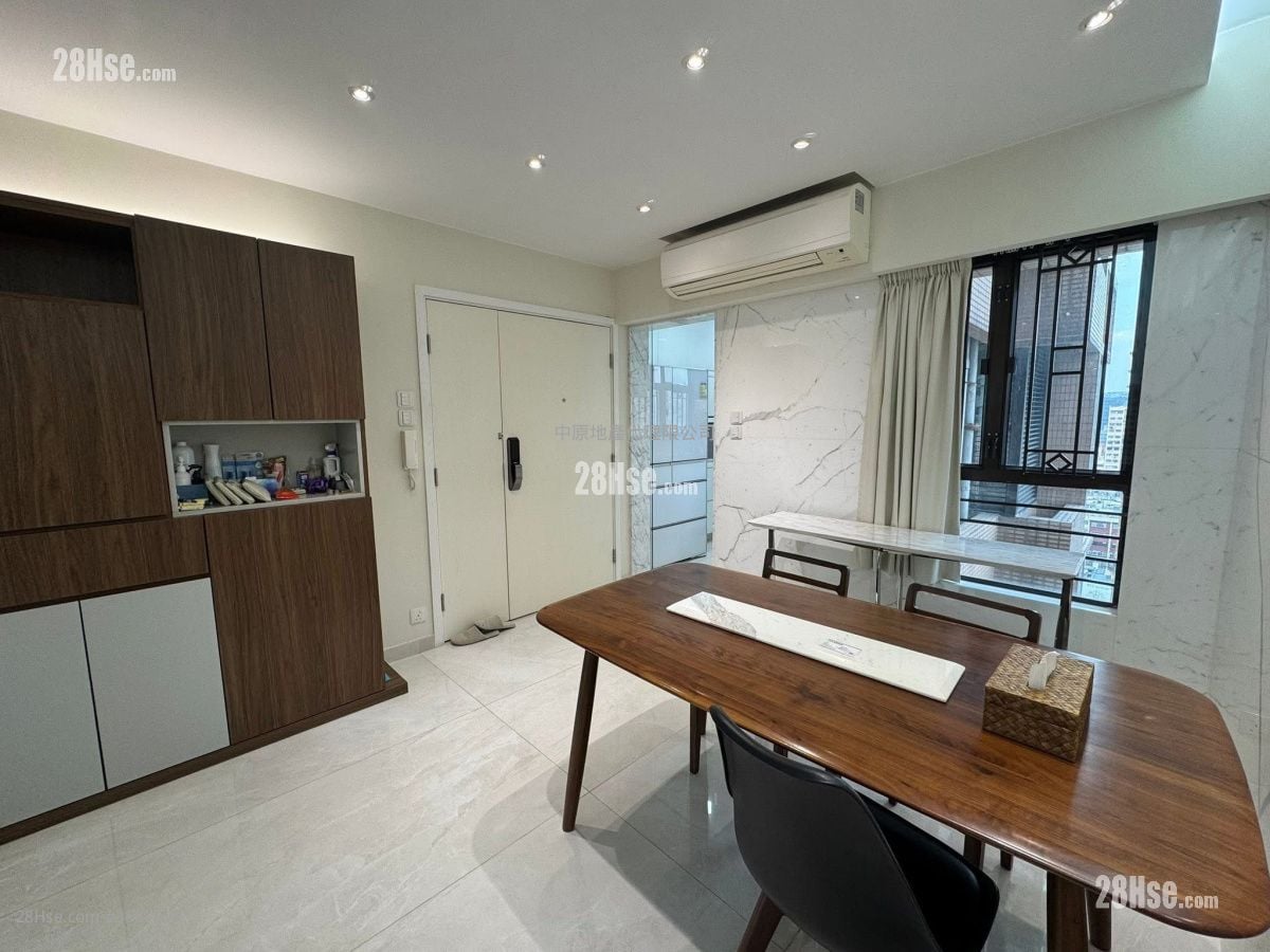 Hop Yick Plaza Sell 3 Bedrooms 990 ft²