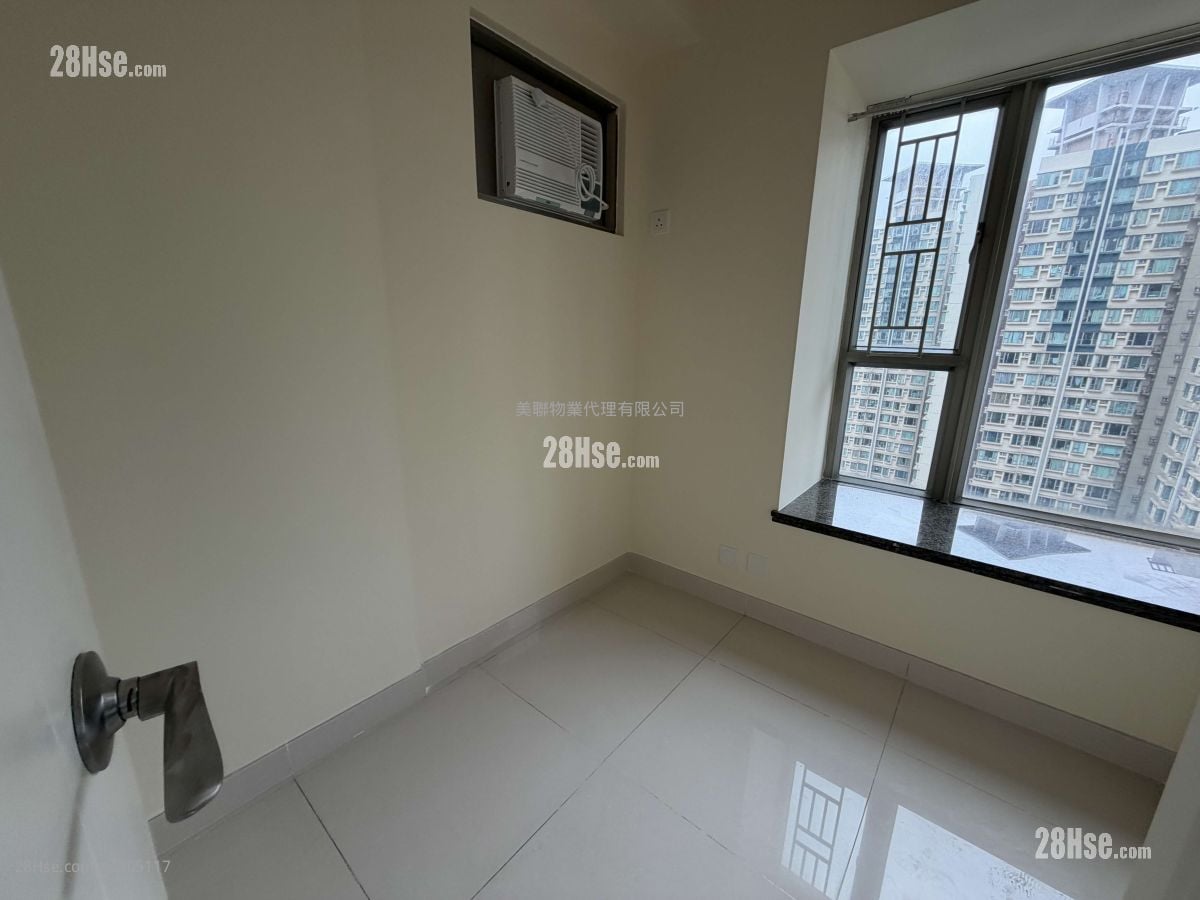 Tseung Kwan O Plaza Sell 3 Bedrooms , 1 Bathroom 538 ft²