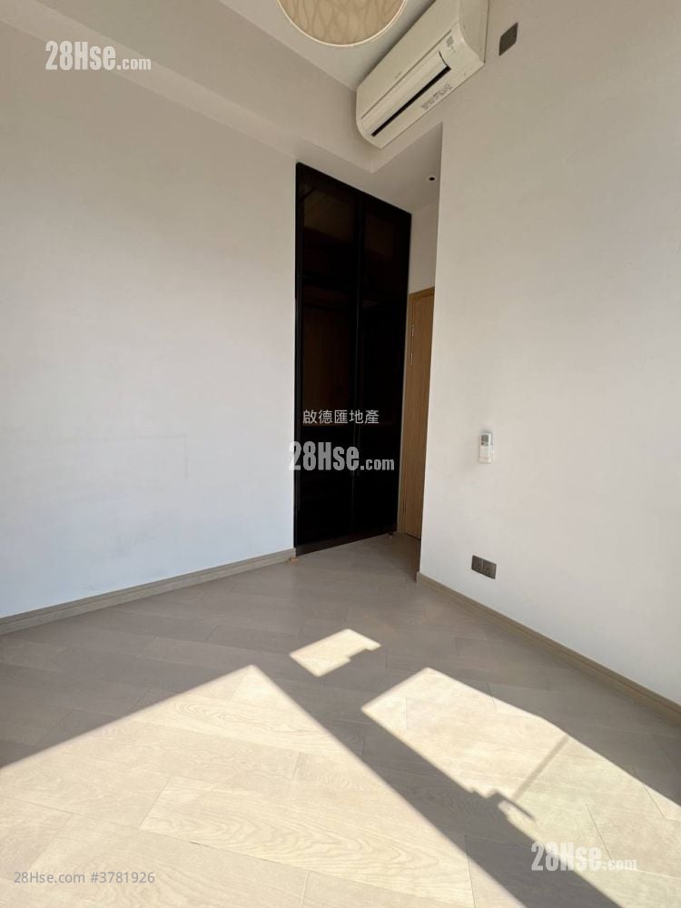 The Vantage Sell 2 Bedrooms , 1 Bathroom 381 ft²