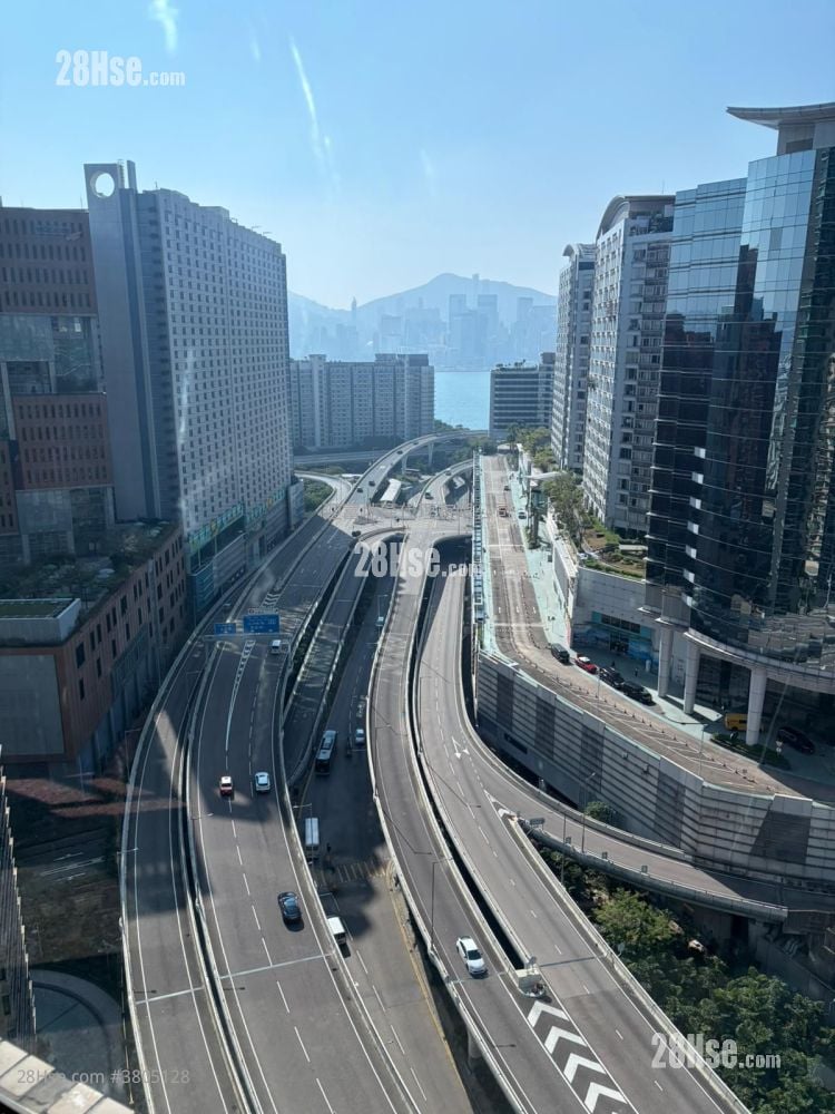 Royal Peninsula Sell 4 Bedrooms , 2 Bathrooms 1,063 ft²