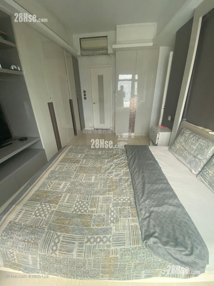 Royal Peninsula Sell 4 Bedrooms , 2 Bathrooms 1,063 ft²