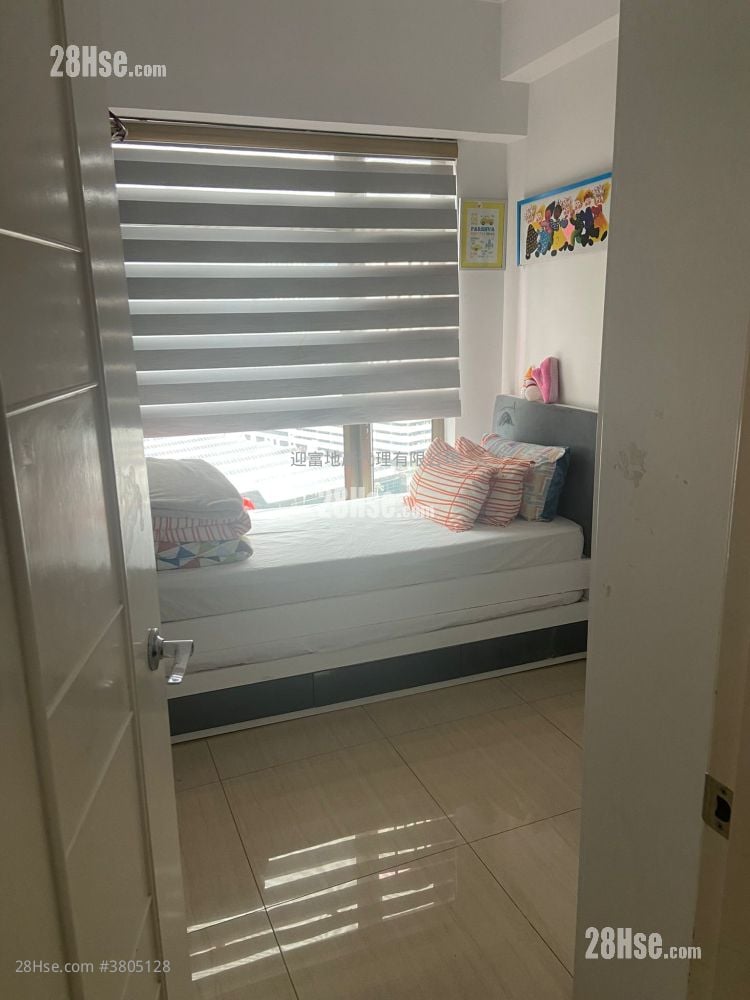 Royal Peninsula Sell 4 Bedrooms , 2 Bathrooms 1,063 ft²