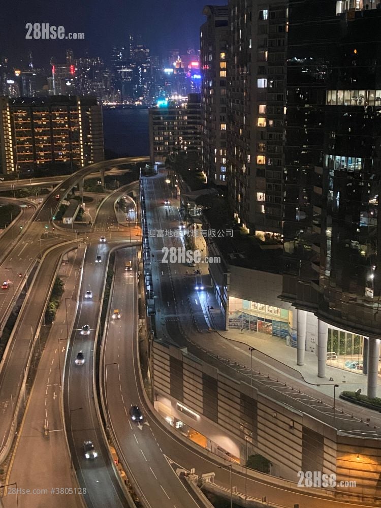 Royal Peninsula Sell 4 Bedrooms , 2 Bathrooms 1,063 ft²