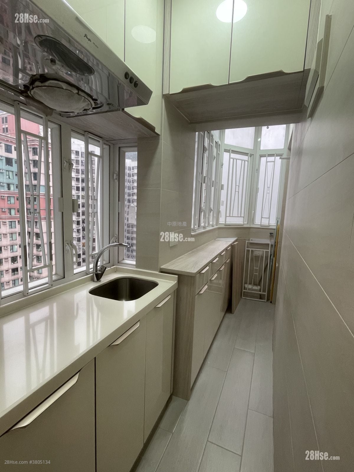 嘉福大厦 租盘 1 房 246 平方尺