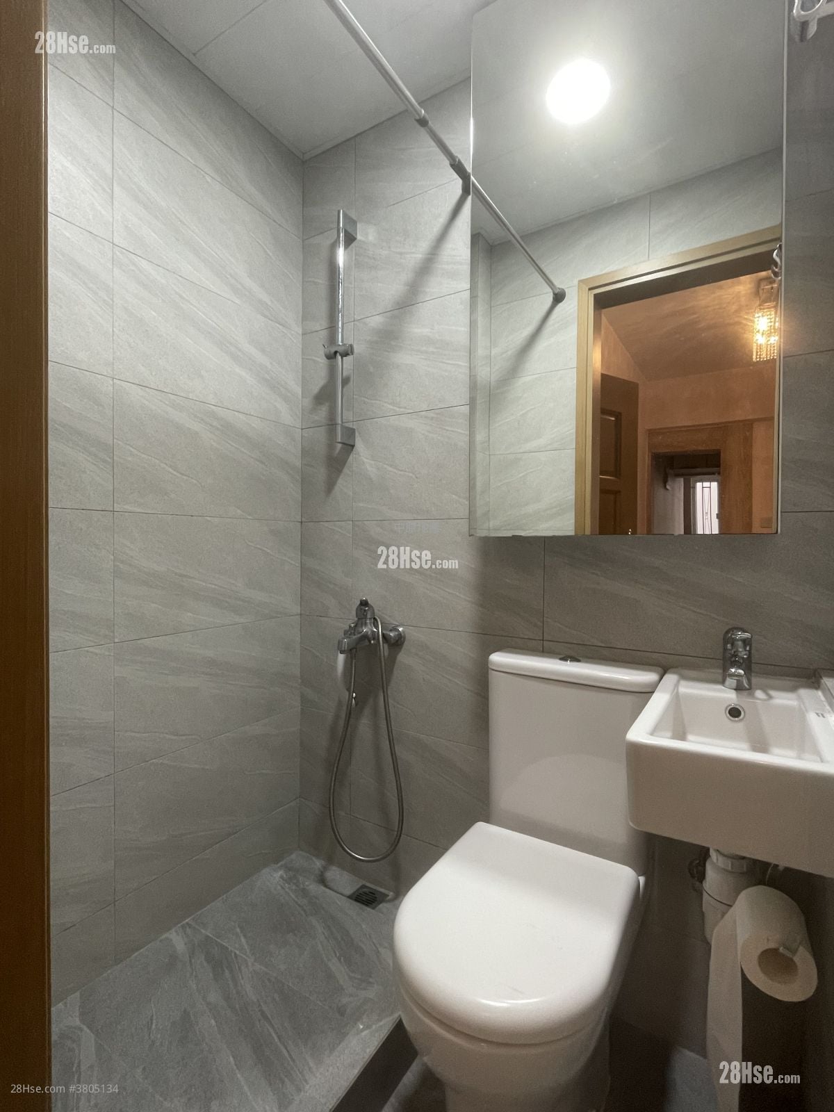 嘉福大厦 租盘 1 房 246 平方尺