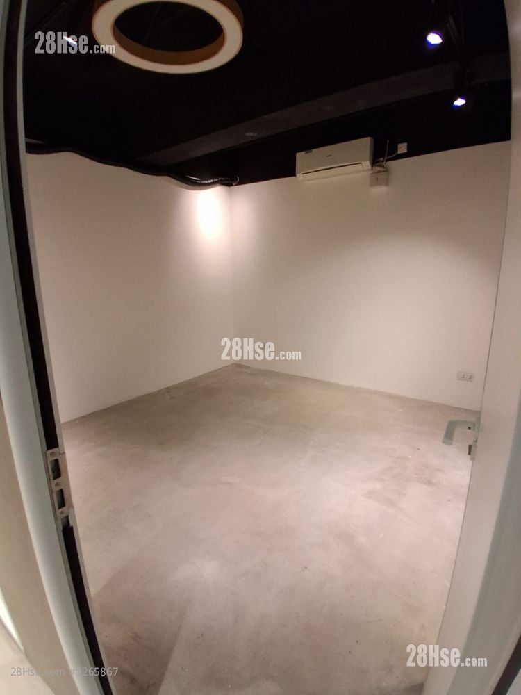 Manning Industrial Building Rental 100 ft²