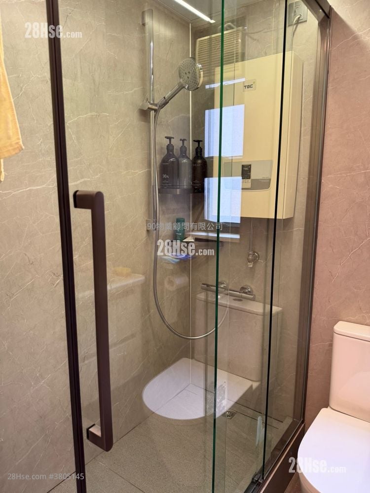 Lilian Court Rental 333 ft²